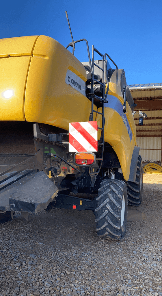 Mähdrescher a típus New Holland CX 8090 SL HD, Gebrauchtmaschine ekkor: CINTHEAUX (Kép 2)