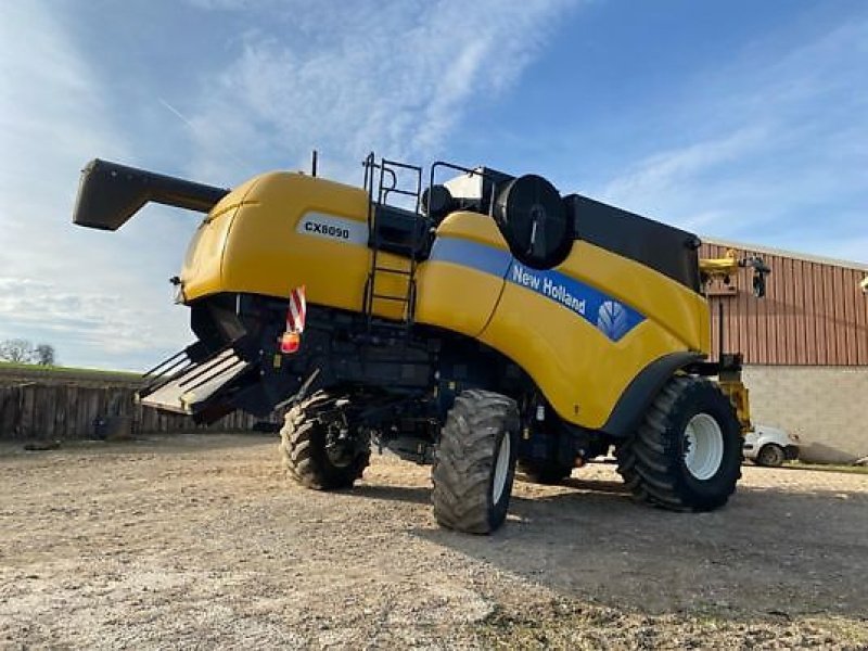 Mähdrescher tip New Holland CX 8090, Gebrauchtmaschine in Muespach-le-Haut (Poză 5)