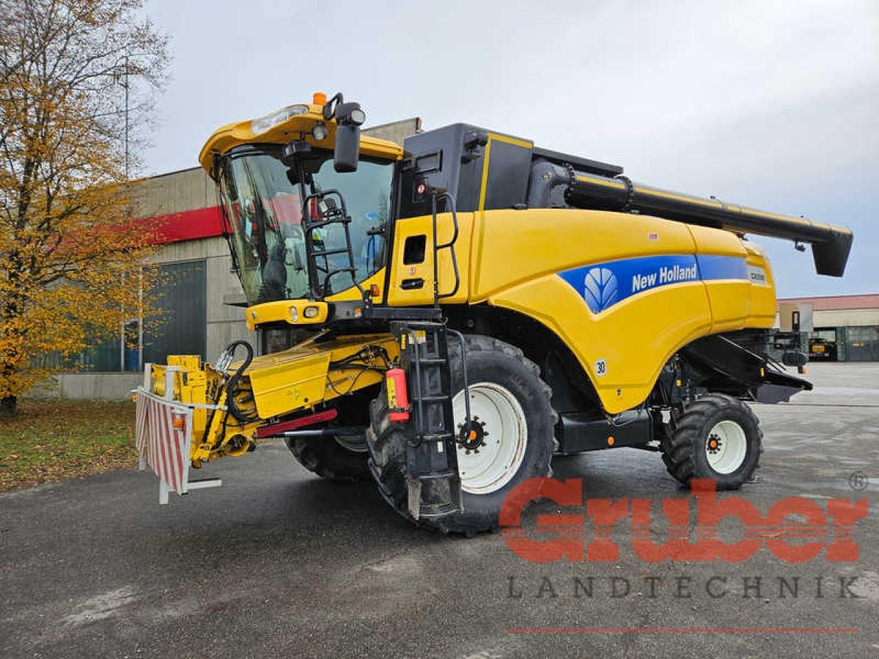 Mähdrescher des Typs New Holland CX 8090, Gebrauchtmaschine in Ampfing (Bild 1)