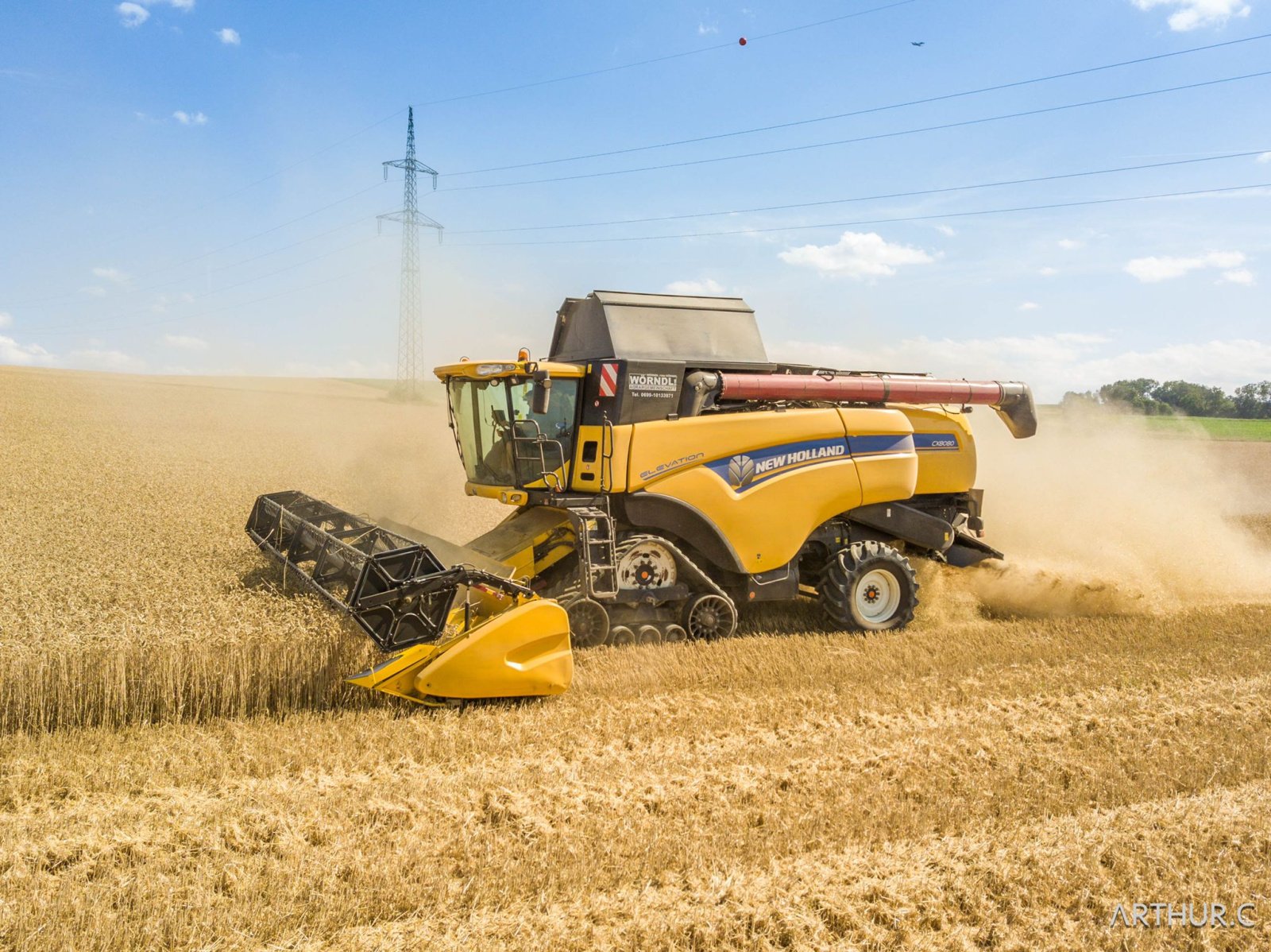 Mähdrescher van het type New Holland CX 8090, Gebrauchtmaschine in Ansfelden (Foto 2)