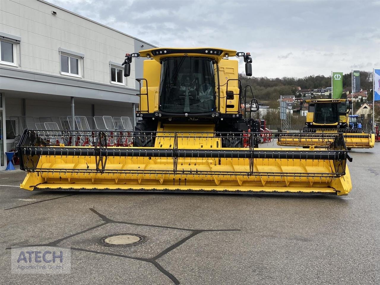 Mähdrescher of the type New Holland CX 8.70 ST5 ZED, Neumaschine in Velburg (Picture 2)