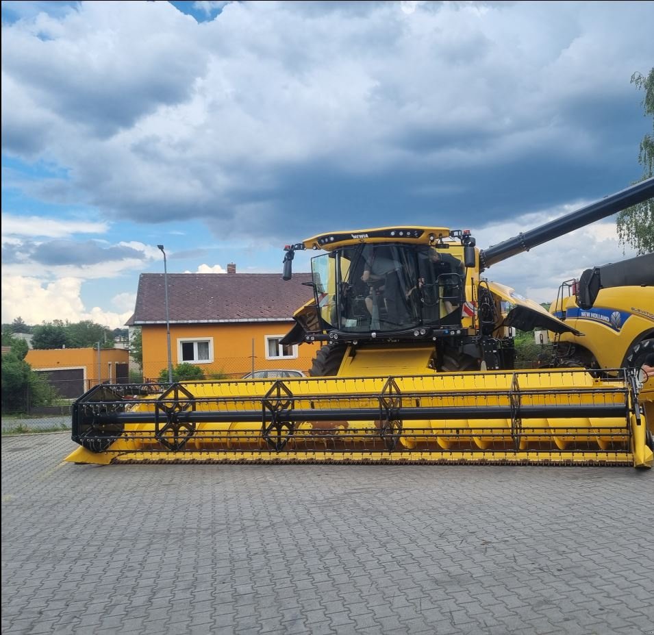 Mähdrescher типа New Holland CX 8.70, Gebrauchtmaschine в Stankov (Фотография 1)