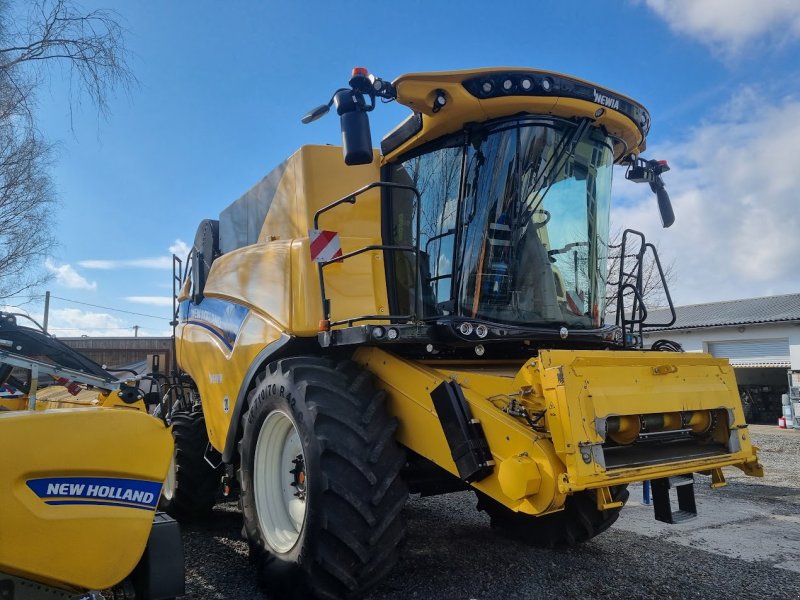 Mähdrescher van het type New Holland CX 8.70, Gebrauchtmaschine in Stankov (Foto 1)