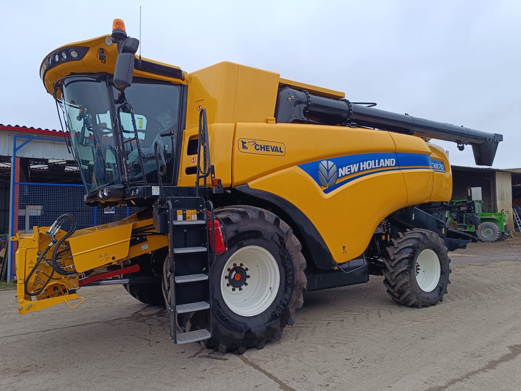 Mähdrescher Türe ait New Holland CX 8.70, Gebrauchtmaschine içinde Chauvoncourt (resim 1)