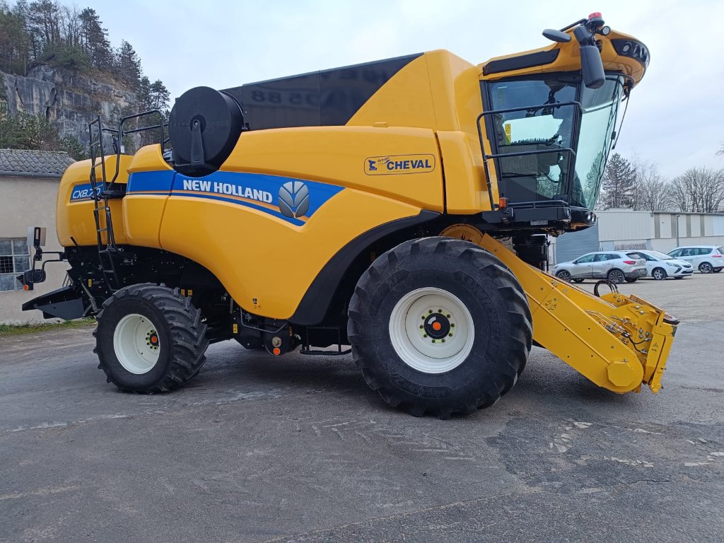 Mähdrescher du type New Holland Cx 8.70, Gebrauchtmaschine en Lérouville (Photo 4)