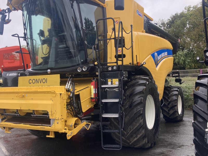 Mähdrescher of the type New Holland CX 8.70, Gebrauchtmaschine in TREMEUR (Picture 1)