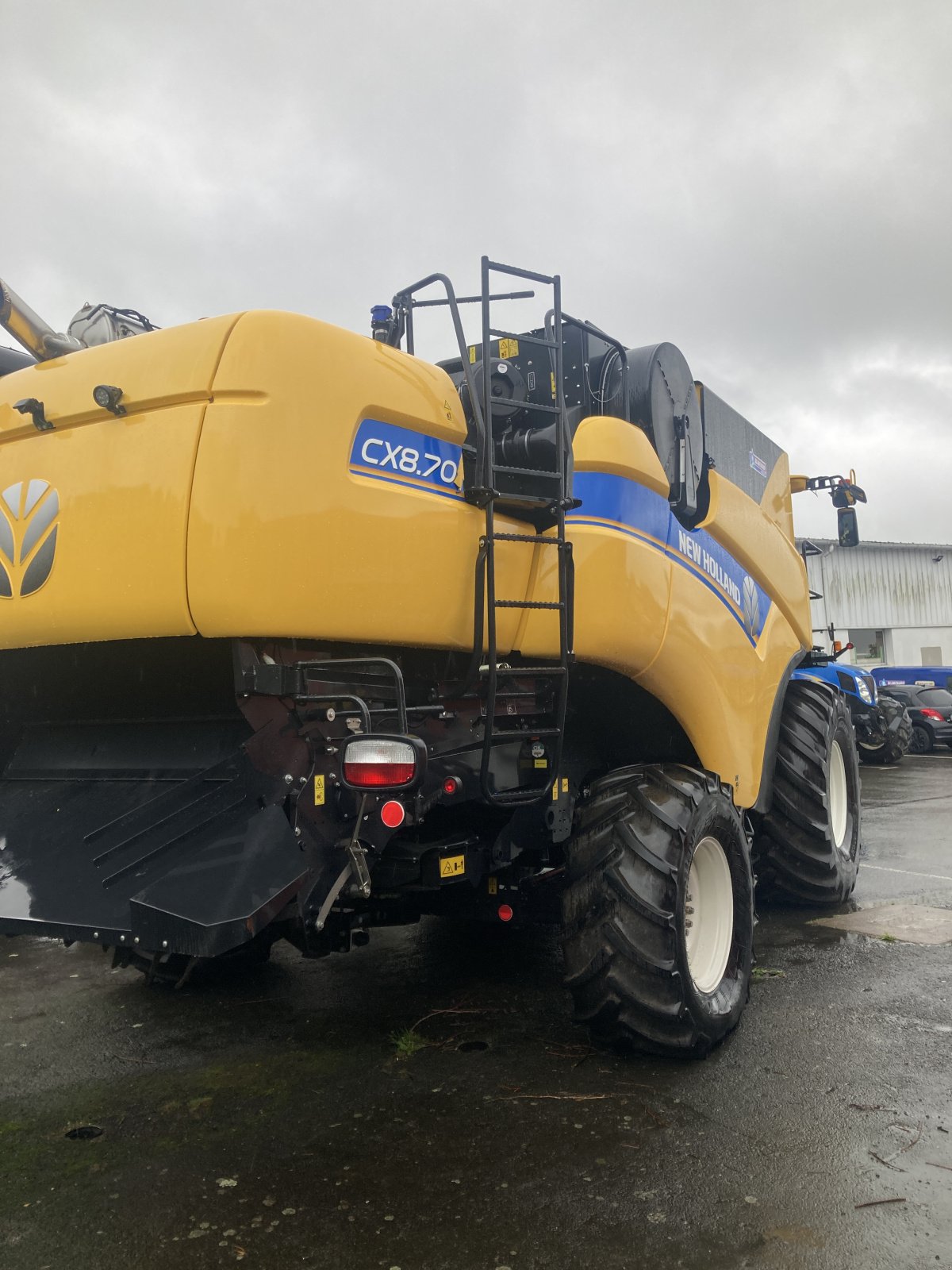 Mähdrescher van het type New Holland CX 8.70, Gebrauchtmaschine in TREMEUR (Foto 3)