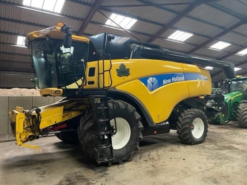 Mähdrescher van het type New Holland CX 880 SLH, Gebrauchtmaschine in Rødding (Foto 1)