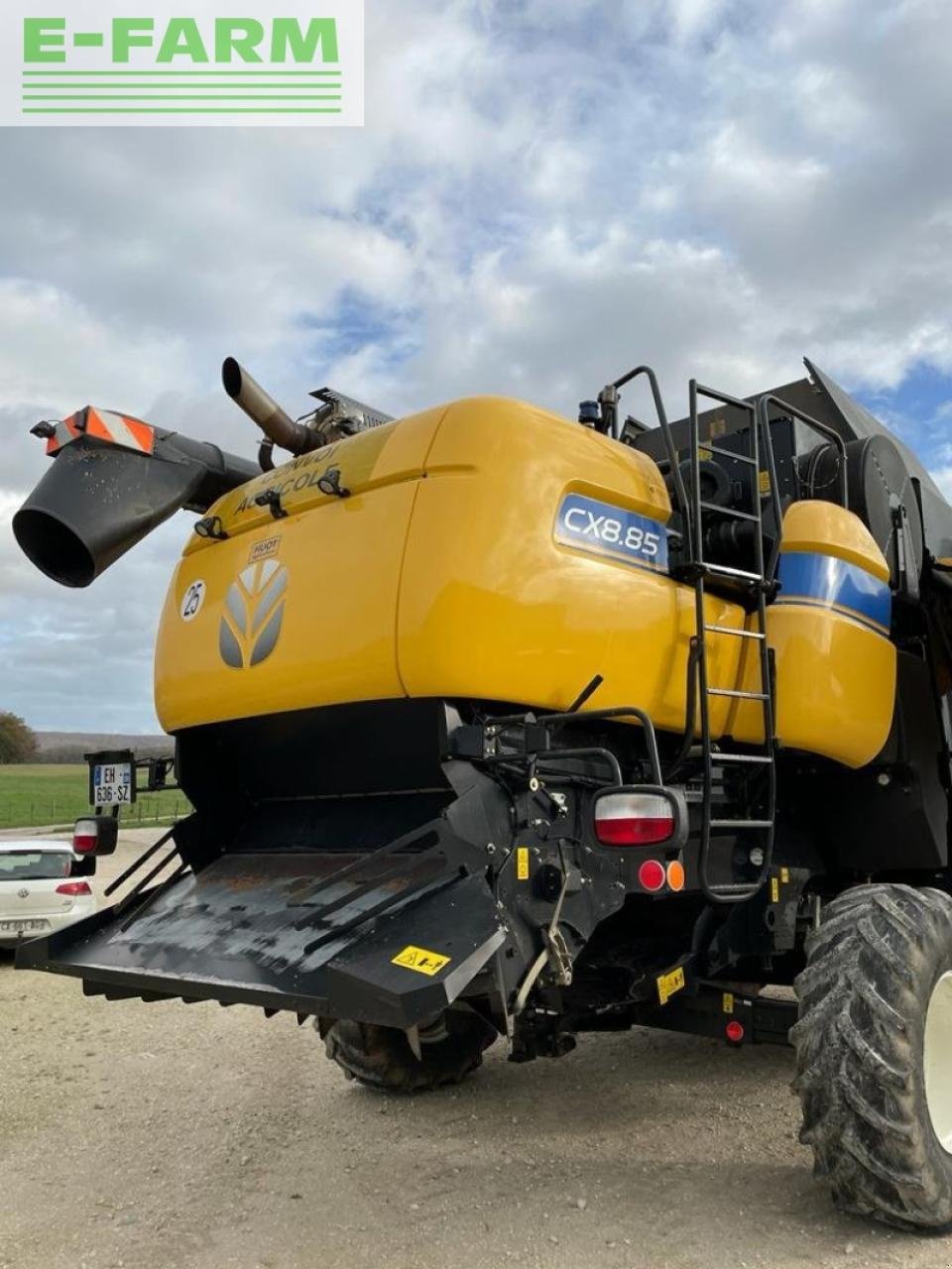 Mähdrescher du type New Holland cx 8.85, Gebrauchtmaschine en CHAUVONCOURT (Photo 4)