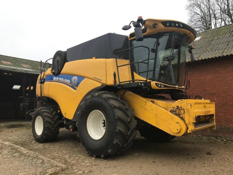 Mähdrescher van het type New Holland CX 8.90 SLH, Gebrauchtmaschine in Kolding (Foto 1)