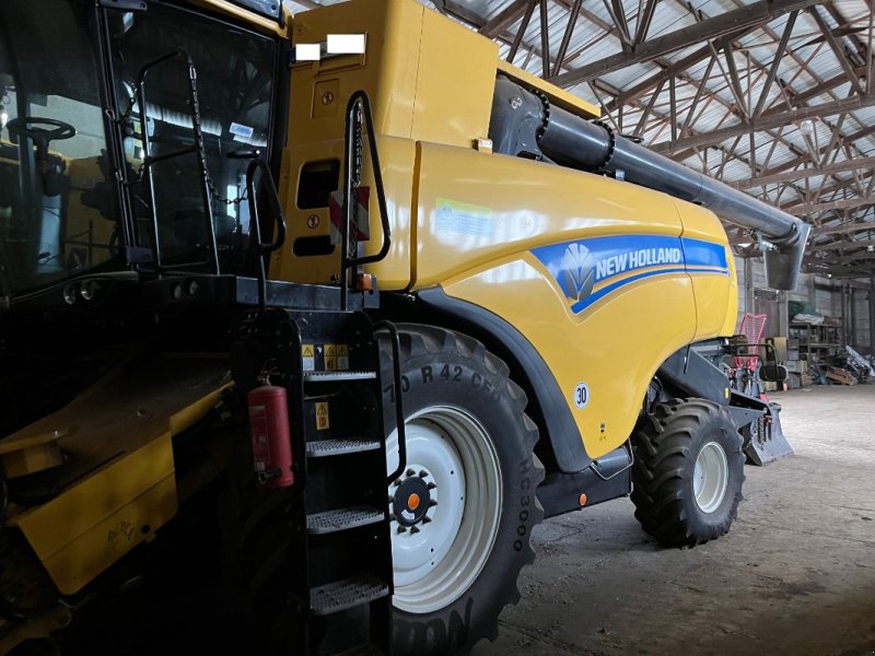 Mähdrescher tip New Holland CX 8.90, Gebrauchtmaschine in Ebersbach (Poză 1)