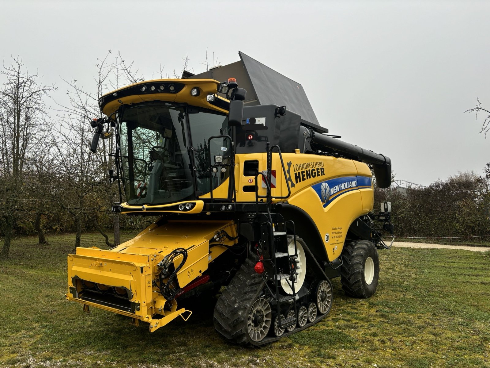 Mähdrescher des Typs New Holland CX 8.90, Gebrauchtmaschine in Nürtingen (Bild 2)