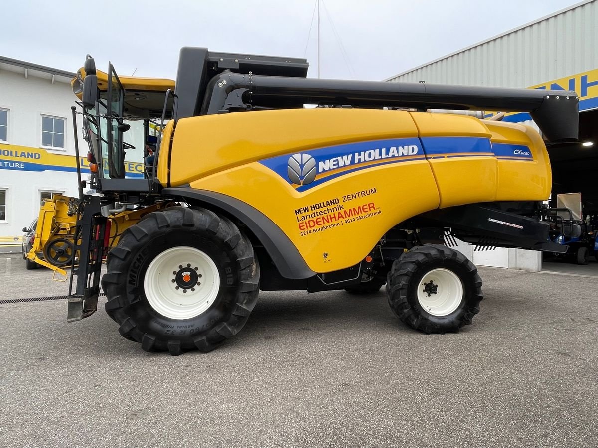 Mähdrescher del tipo New Holland CX6080, Gebrauchtmaschine en Burgkirchen (Imagen 2)