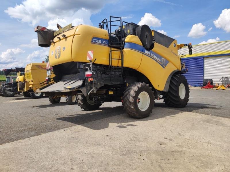 Mähdrescher van het type New Holland CX8-70, Gebrauchtmaschine in ANTIGNY (Foto 8)