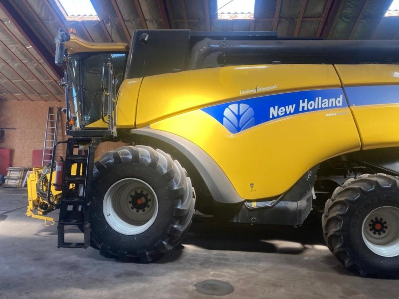 Mähdrescher des Typs New Holland CX8060 SLH, Gebrauchtmaschine in Middelfart (Bild 1)