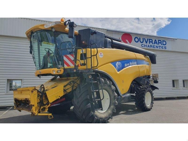 Mähdrescher типа New Holland CX8060, Gebrauchtmaschine в ANTIGNY (Фотография 1)