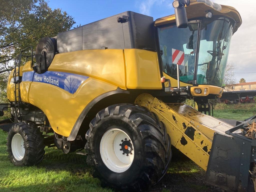 Mähdrescher van het type New Holland CX8080, Gebrauchtmaschine in Le Horps (Foto 5)