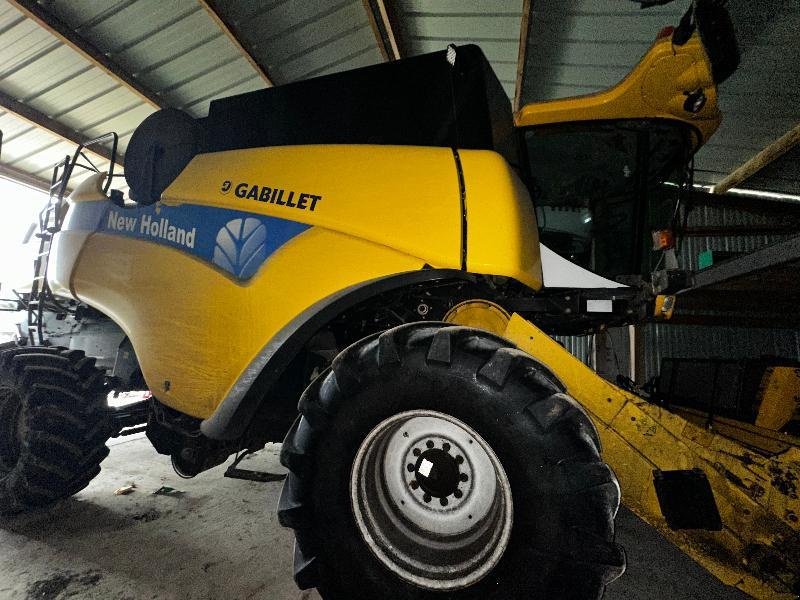 Mähdrescher a típus New Holland CX8080, Gebrauchtmaschine ekkor: PONTIVY (Kép 1)