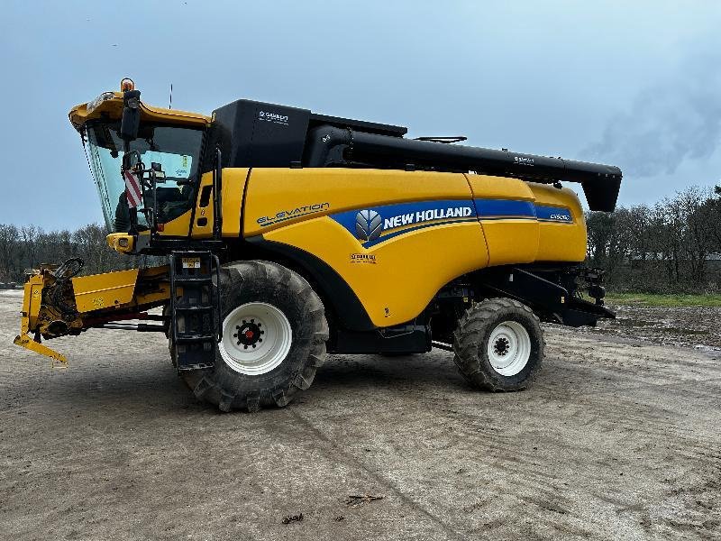 Mähdrescher от тип New Holland CX8080ELEVATION, Gebrauchtmaschine в PONTIVY (Снимка 1)