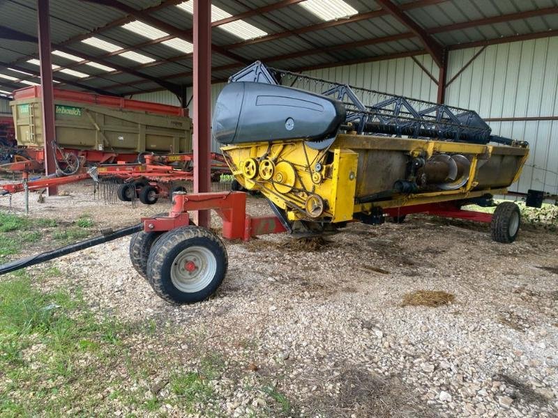 Mähdrescher van het type New Holland CX820, Gebrauchtmaschine in CHAUMONT (Foto 7)