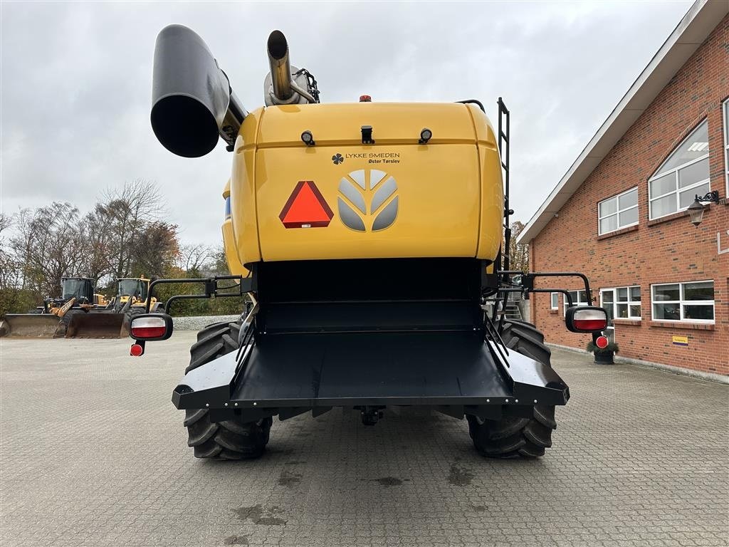 Mähdrescher a típus New Holland CX8.90 SLH + FD135 MacDon sejlbord, Gebrauchtmaschine ekkor: Gjerlev J. (Kép 6)