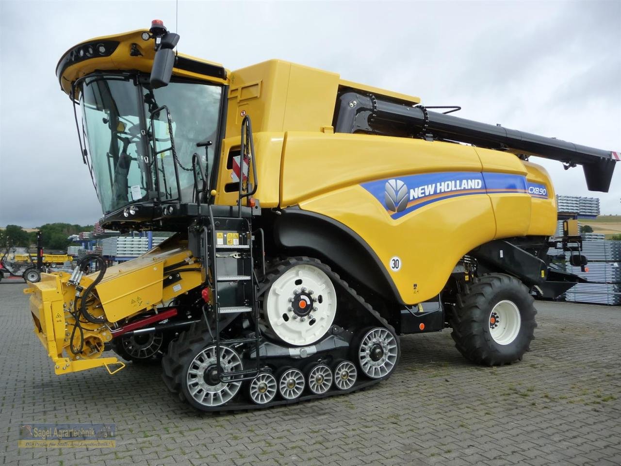 Mähdrescher типа New Holland CX8.90 ST5 Raupe ZED, Neumaschine в Rhaunen (Фотография 1)