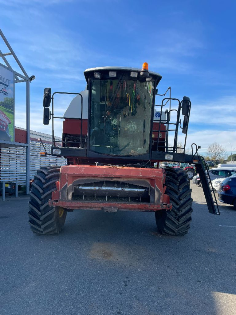 Mähdrescher Türe ait New Holland L626, Gebrauchtmaschine içinde LOMBEZ (resim 2)