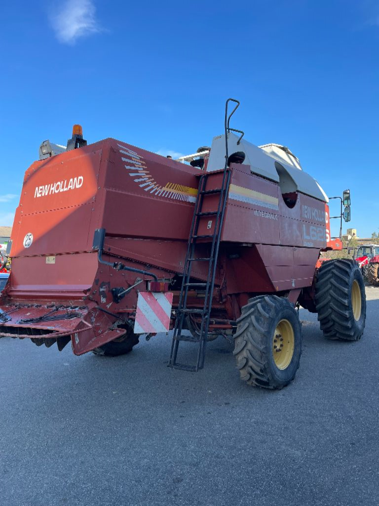 Mähdrescher des Typs New Holland L626, Gebrauchtmaschine in LOMBEZ (Bild 3)