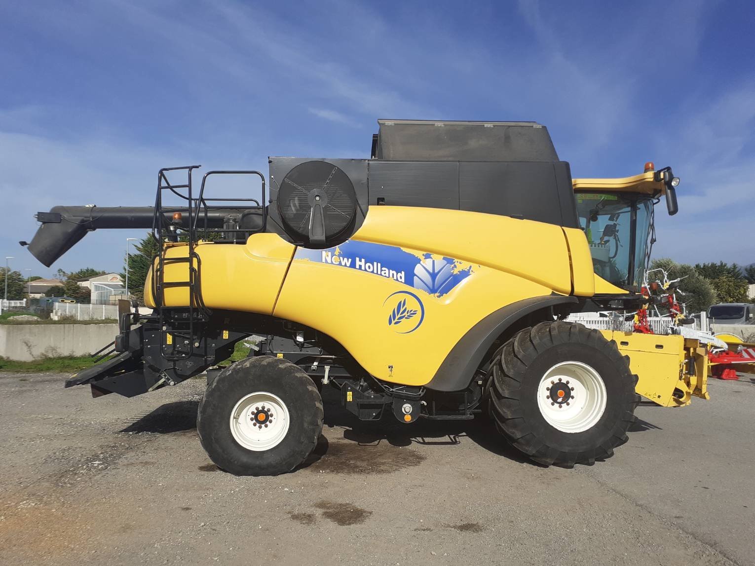 Mähdrescher του τύπου New Holland Moissonneuse batteuse CR 9080 Elevation New Hollan, Gebrauchtmaschine σε ROYNAC (Φωτογραφία 3)