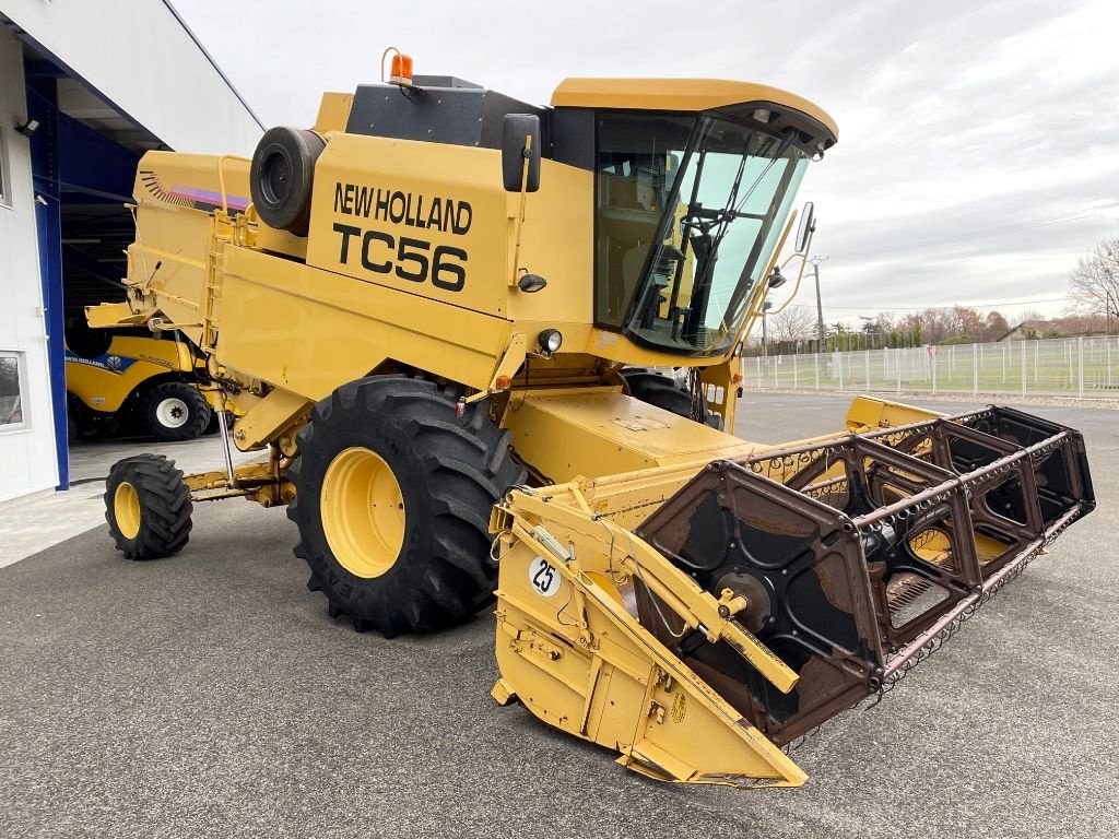 Mähdrescher типа New Holland TC 56, Gebrauchtmaschine в Montauban (Фотография 3)