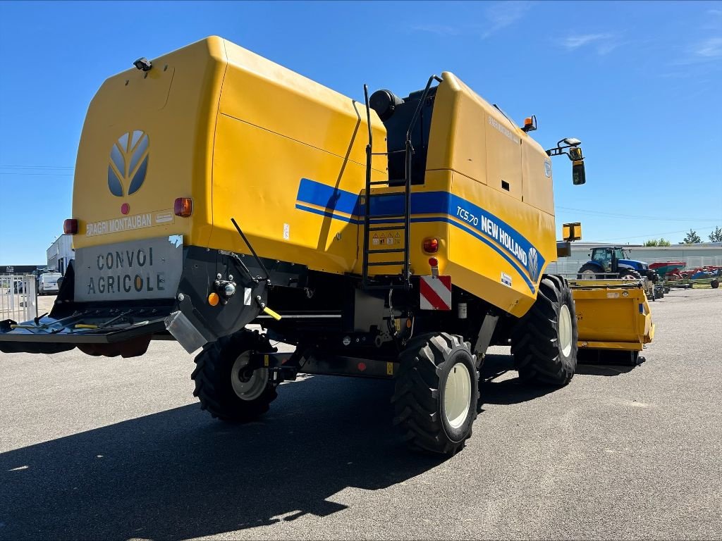 Mähdrescher typu New Holland TC 5.70, Gebrauchtmaschine v Montauban (Obrázok 5)