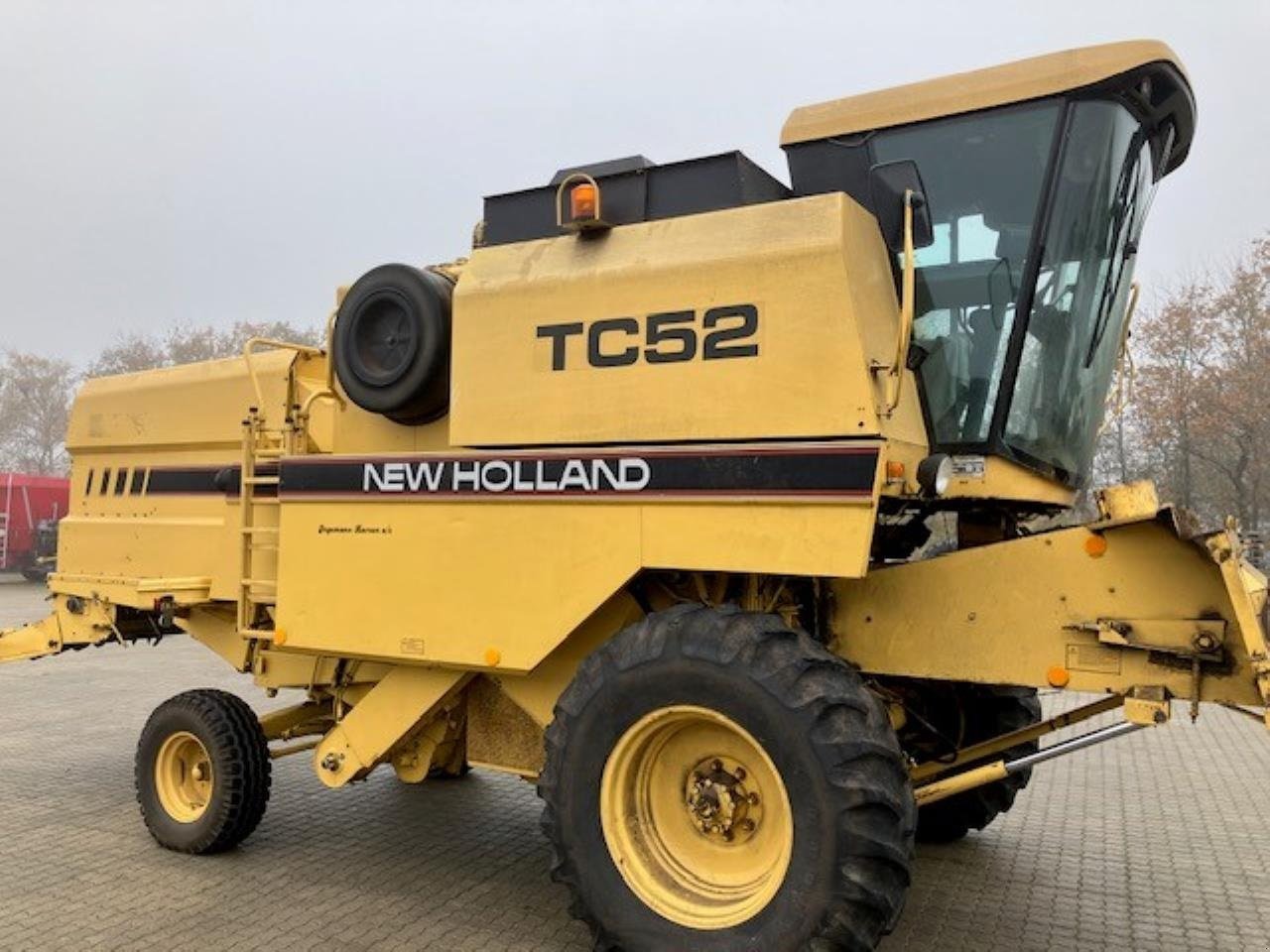 Mähdrescher des Typs New Holland TC52, Gebrauchtmaschine in Brønderslev (Bild 4)