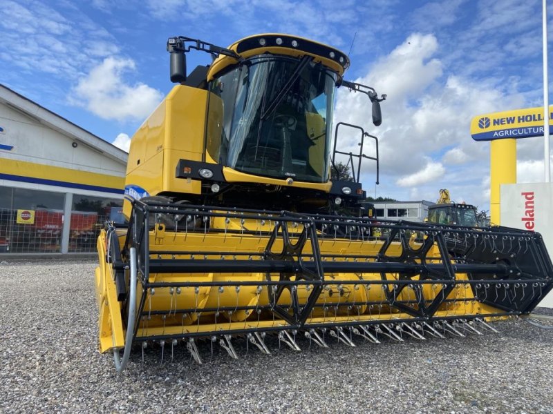 Mähdrescher tipa New Holland TC5.90 Stage V, Gebrauchtmaschine u Farsø (Slika 1)