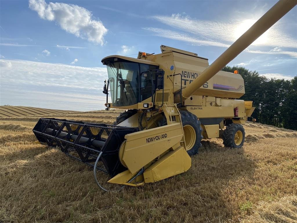 Mähdrescher del tipo New Holland TF76 Elektra SLH, Gebrauchtmaschine In Bredsten (Immagine 2)