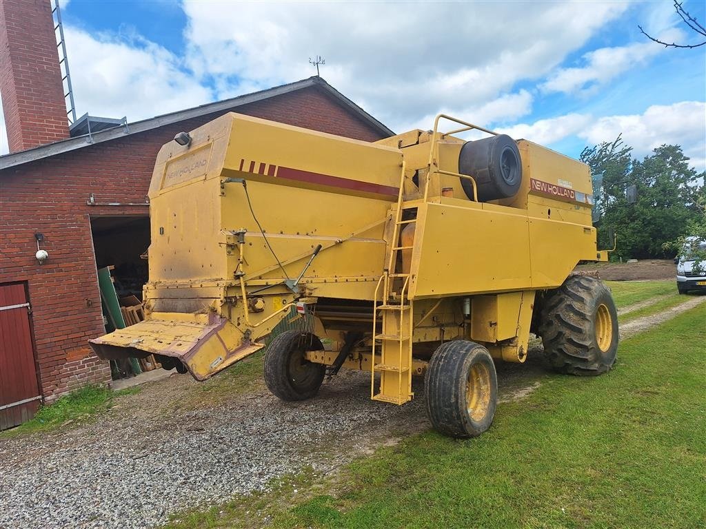 Mähdrescher tip New Holland TX 32  15 fod hydro, Gebrauchtmaschine in Kolind (Poză 3)