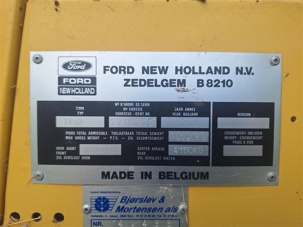 Mähdrescher Türe ait New Holland TX 32  15 fod hydro, Gebrauchtmaschine içinde Kolind (resim 6)