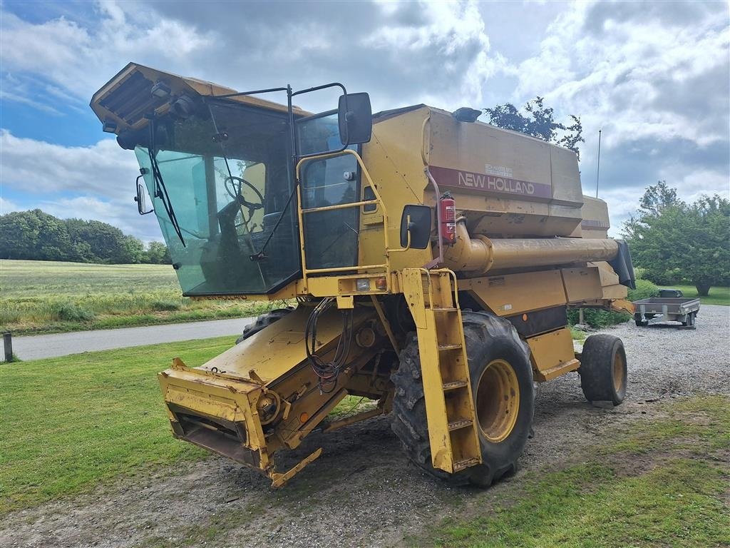 Mähdrescher typu New Holland TX 32  15 fod hydro, Gebrauchtmaschine v Kolind (Obrázok 1)