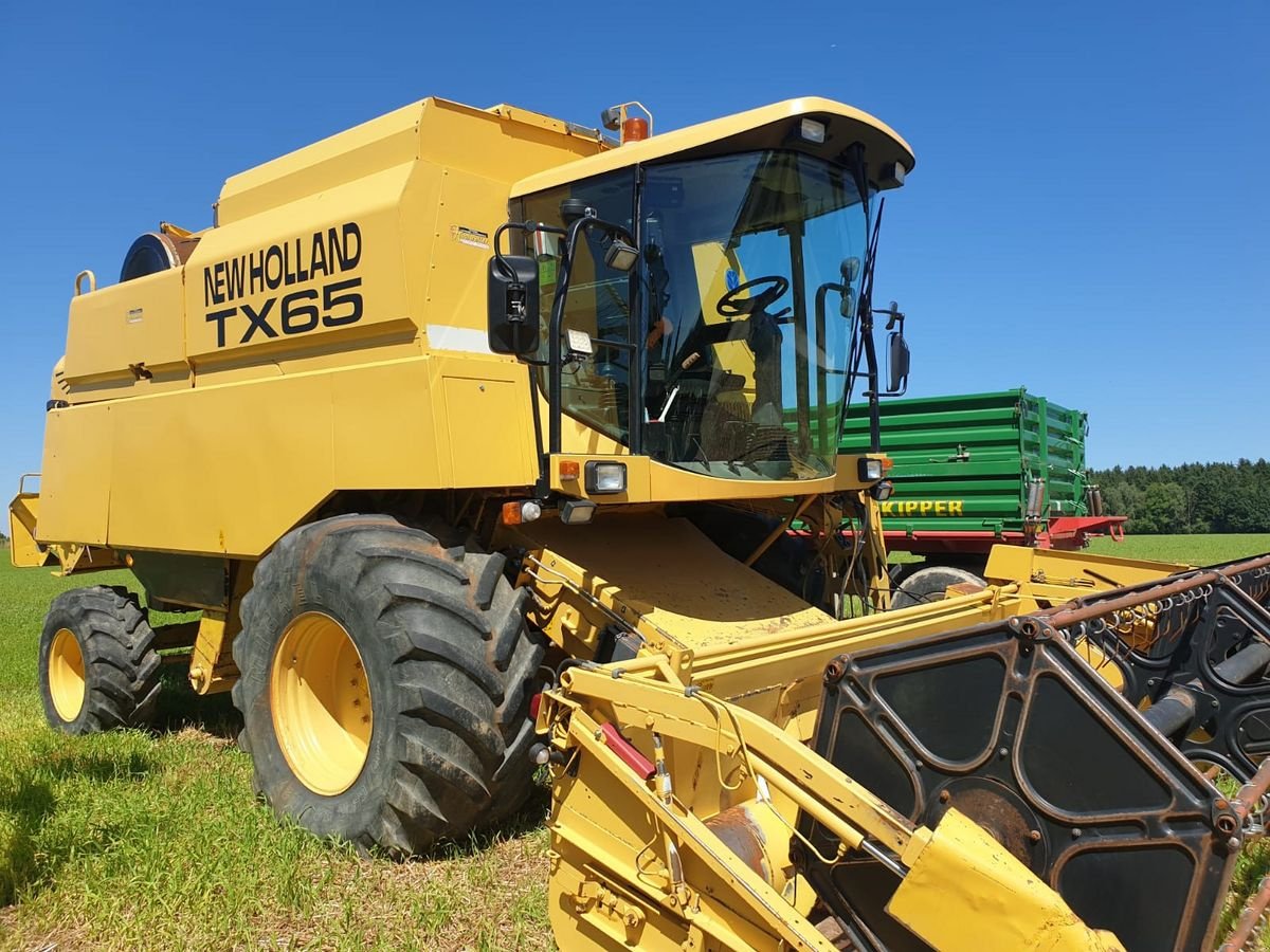 Mähdrescher of the type New Holland TX 65, Gebrauchtmaschine in Burgkirchen (Picture 1)