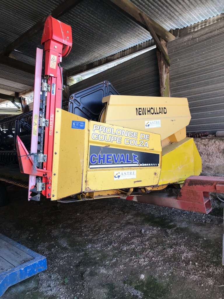 Mähdrescher du type New Holland TX 68, Gebrauchtmaschine en VERT TOULON (Photo 11)