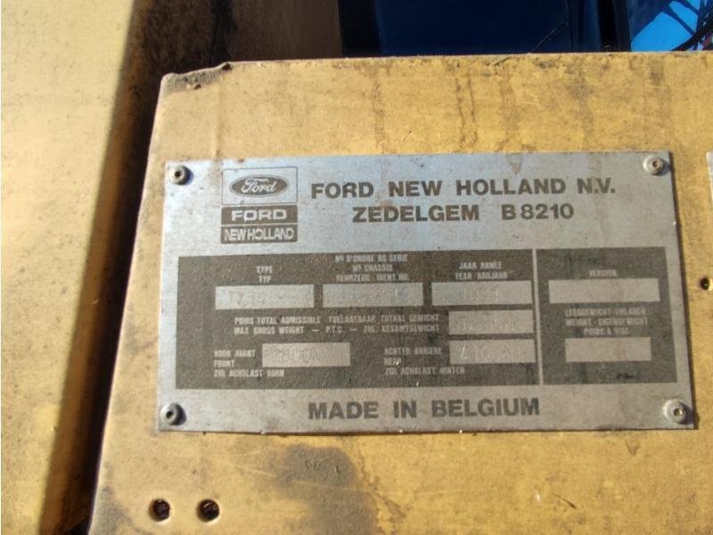 Mähdrescher del tipo New Holland TX34, Gebrauchtmaschine In ANTIGNY (Immagine 5)