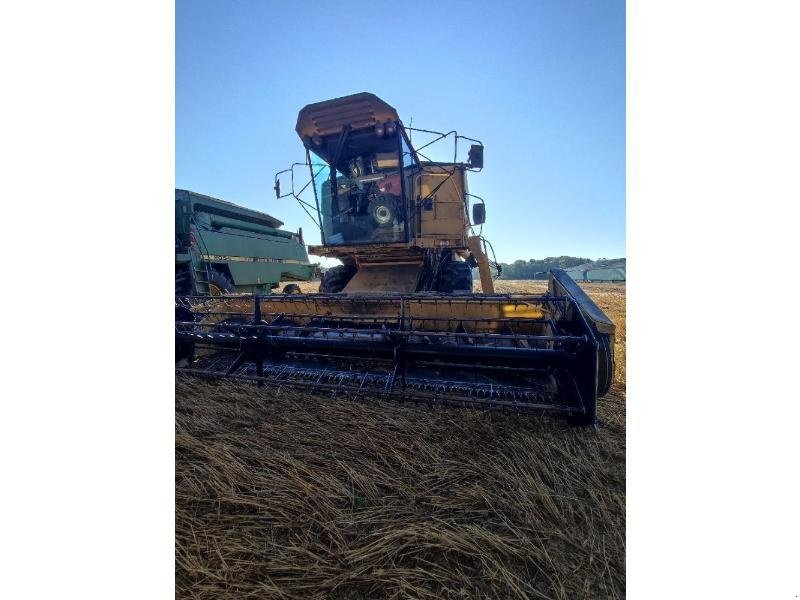 Mähdrescher van het type New Holland TX34, Gebrauchtmaschine in ANTIGNY (Foto 1)