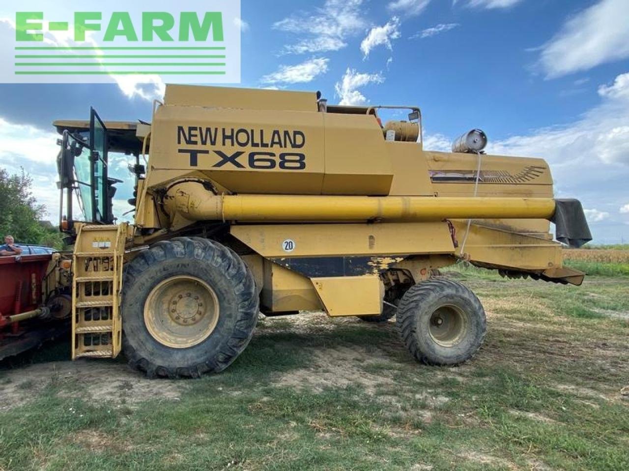 Mähdrescher van het type New Holland tx68, Gebrauchtmaschine in SZEGED (Foto 7)