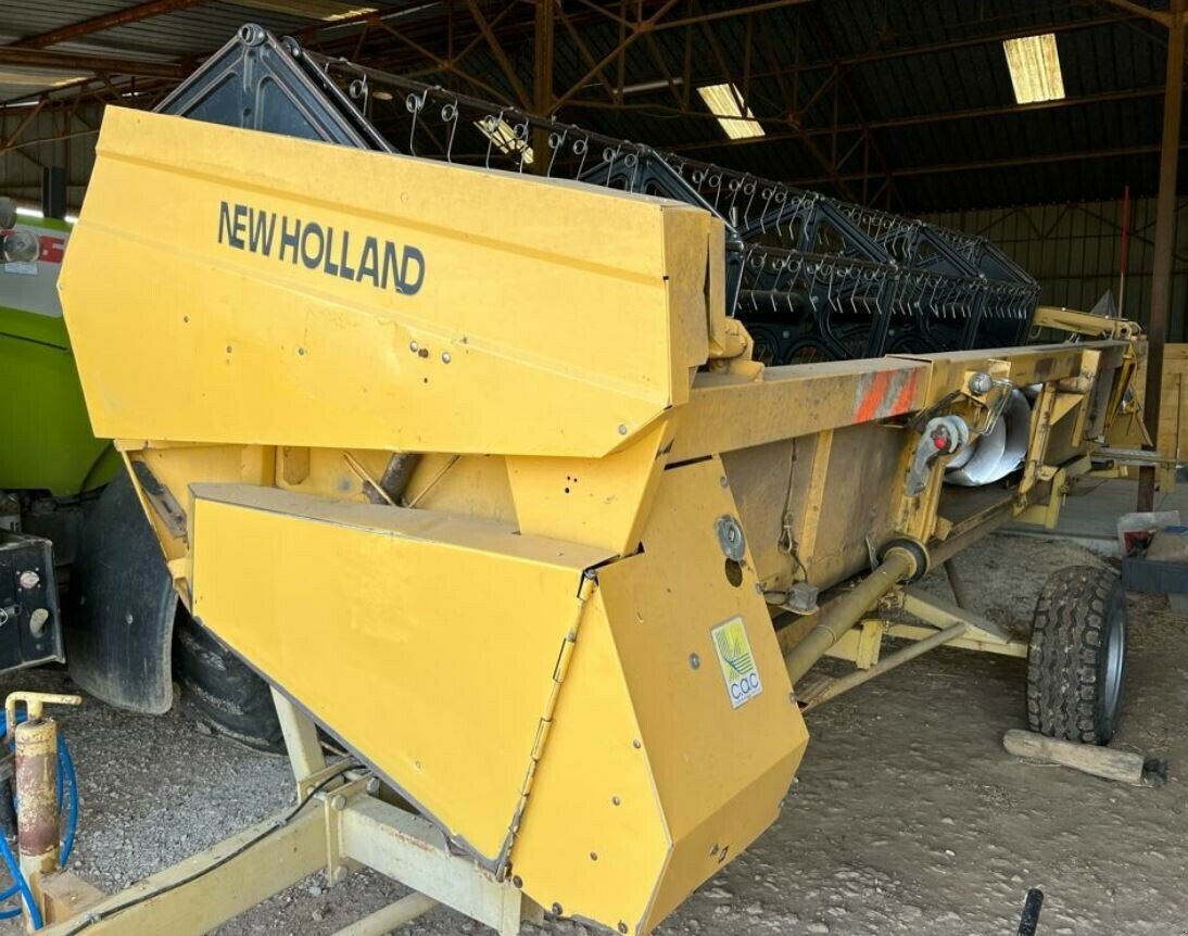 Mähdrescher от тип New Holland TX68, Gebrauchtmaschine в LAIGNES (Снимка 9)