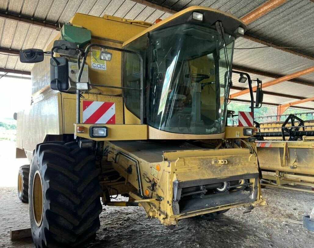 Mähdrescher του τύπου New Holland TX68, Gebrauchtmaschine σε LAIGNES (Φωτογραφία 2)