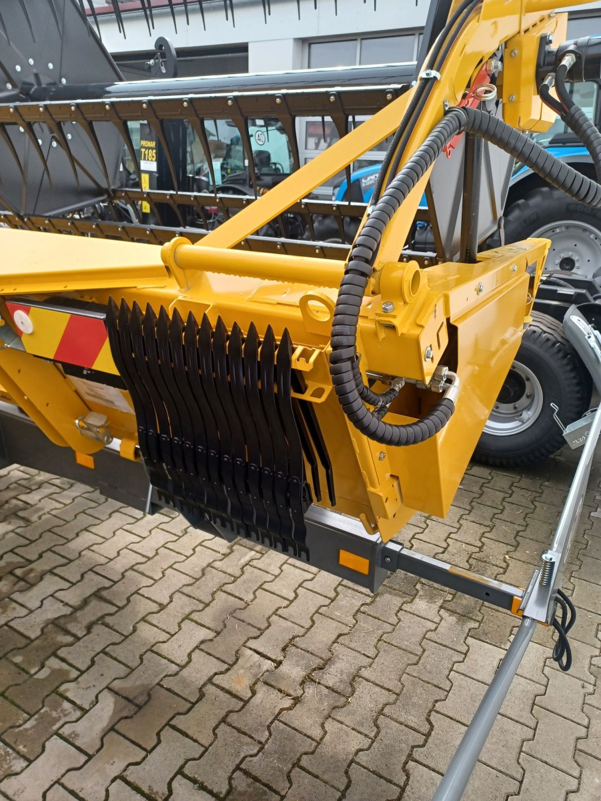 Mähdrescher du type Sampo C 6, Neumaschine en Au/Hallertau (Photo 7)