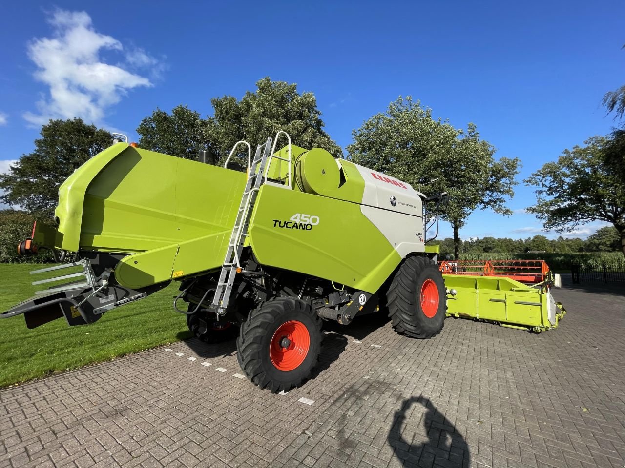 Mähdrescher tip Sonstige Claas Tucano 450, Gebrauchtmaschine in Vriezenveen (Poză 1)