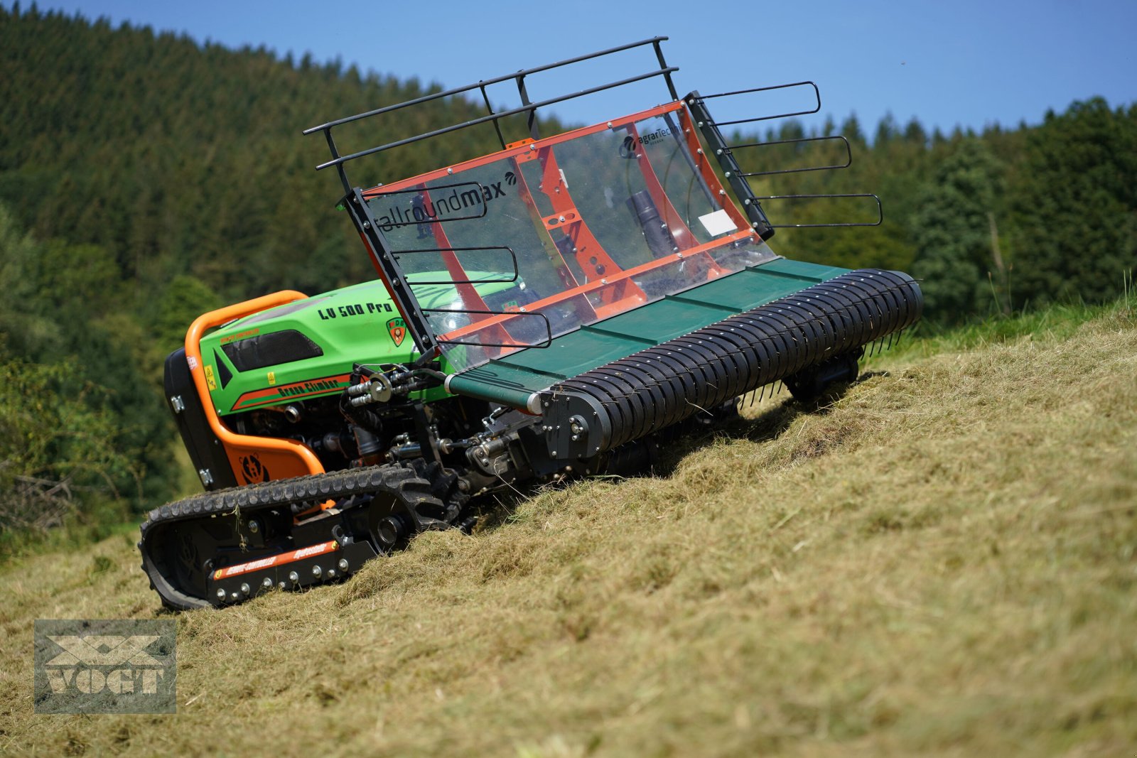 Mähraupe Türe ait MDB LV500 PRO Mähraupe /Funkraupe mit MDB Pick-Up-Schwader 175-Lagergerät-, Neumaschine içinde Schmallenberg (resim 2)