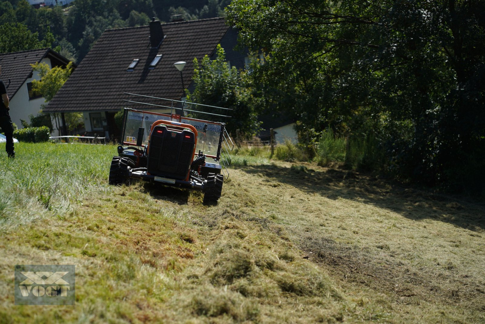 Mähraupe del tipo MDB LV500 PRO Mähraupe /Funkraupe mit MDB Pick-Up-Schwader 175-Lagergerät-, Neumaschine en Schmallenberg (Imagen 9)