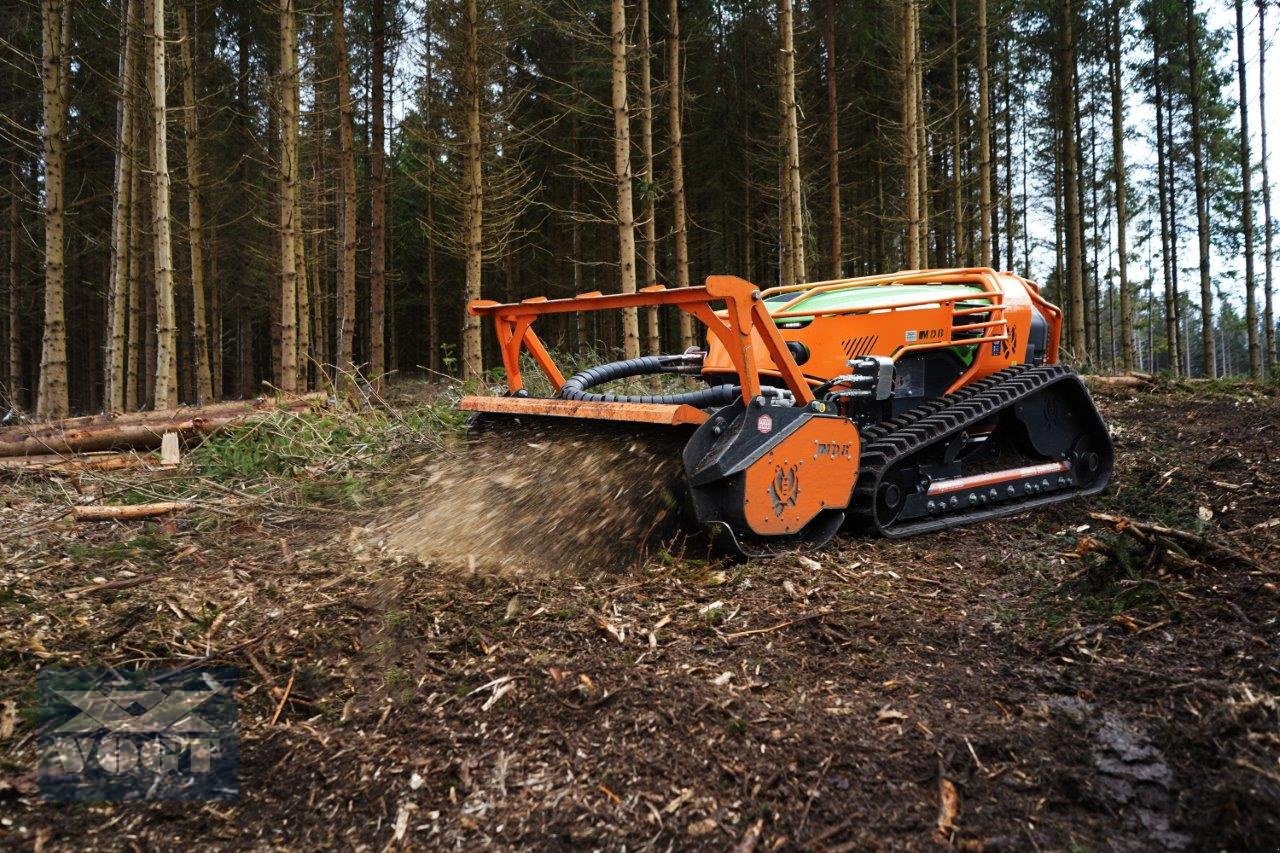 Mähraupe of the type MDB LV800 PRO Mulchraupe /Funkraupe /Forstraupe /Geräteträger-Aktionsangebot-, Neumaschine in Schmallenberg (Picture 8)