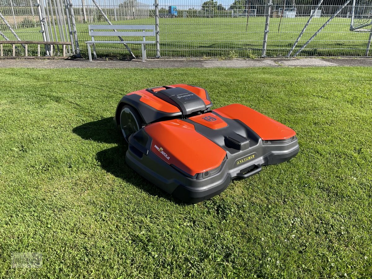 Mähroboter van het type Husqvarna Ceora 544 EPOS Golfplatz & Sportplatzmäher, Neumaschine in Burgkirchen (Foto 21)